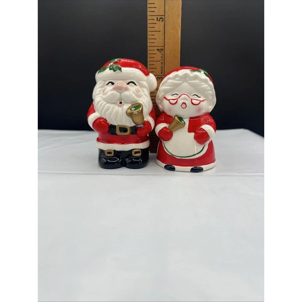Vintage  Christmas Ceramic Kissing Santa and Mrs. Claus Salt and Pepper Shakers
